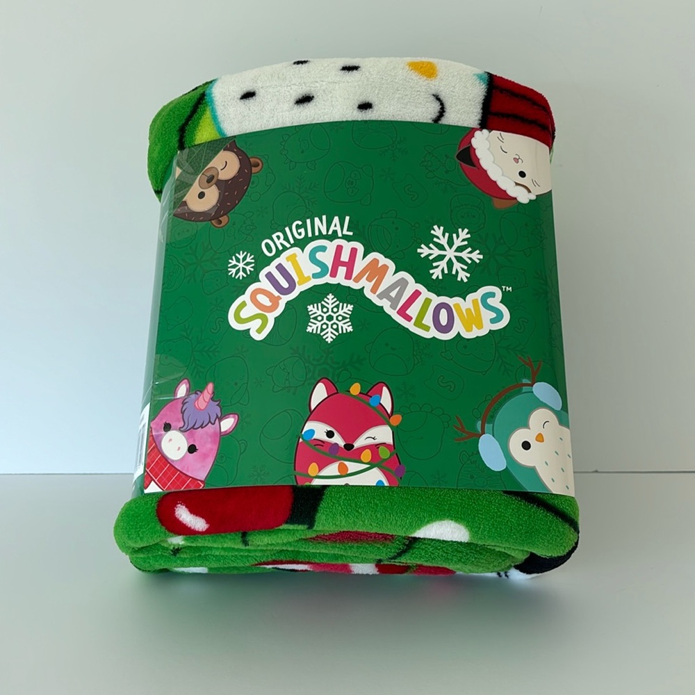 Squishmallows Holiday Blanket